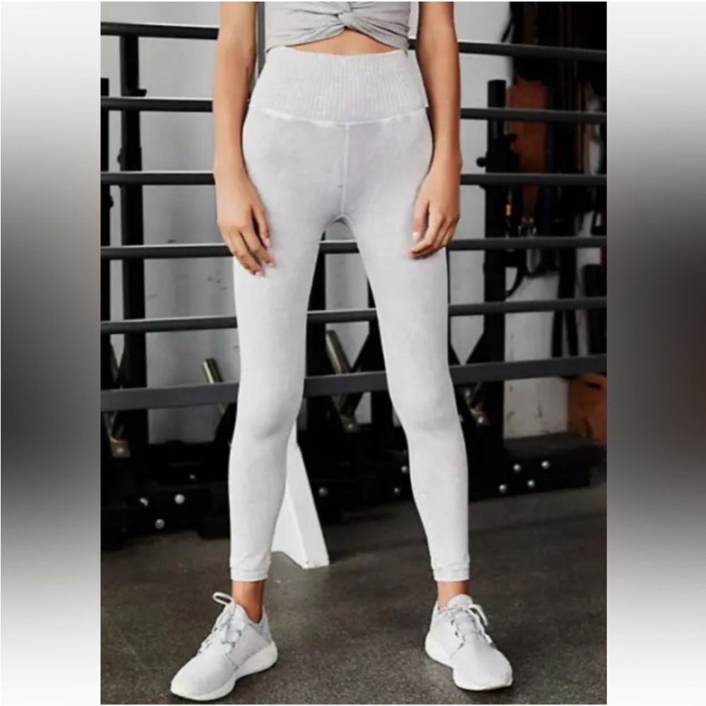 Free People Movement Washed White Good Karma Active Leggings Size M / L